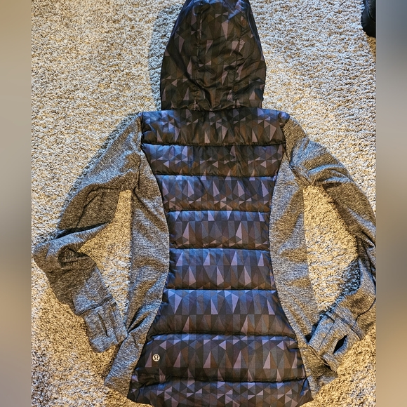 STUNNING LULULEMON FLUFF OFF GOOSE PUFFER JACKET - Picture 3 of 10